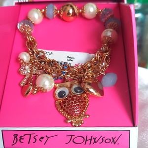 Betsey Johnson boxed 🦉 owl bracelet